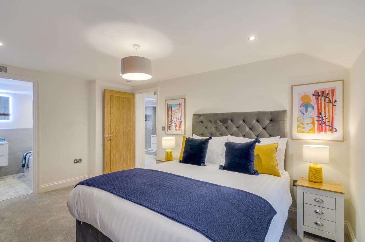 Spacious 6-Bed Home, Near The Norfolk Broads Clippesby Exterior photo